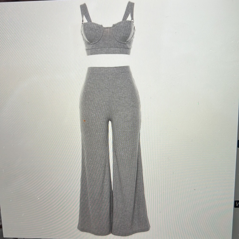 Gray slim fit high waist wide leg pants suit.